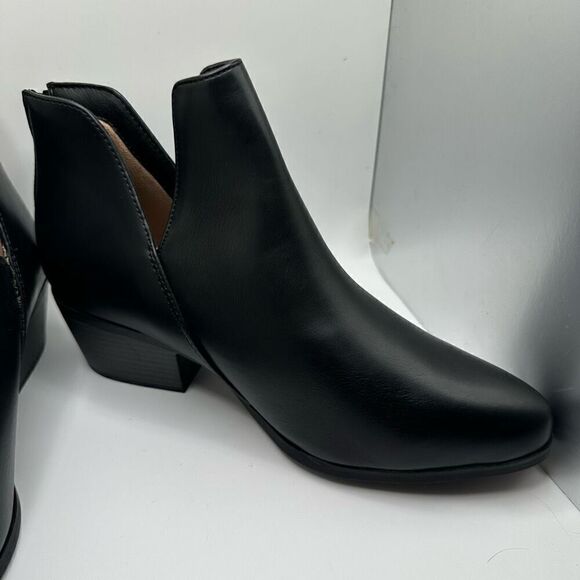 CUSHIONAIRE Women's Elodie Ankle Boot +Memory Foam 11 WIDE BLACK NEW - Picture 6 of 7